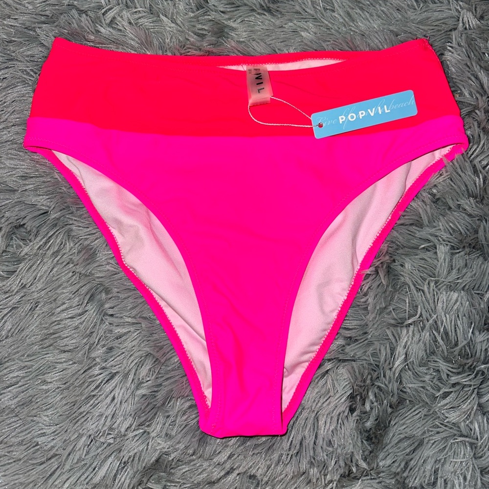 Hot bikini bottom 👙